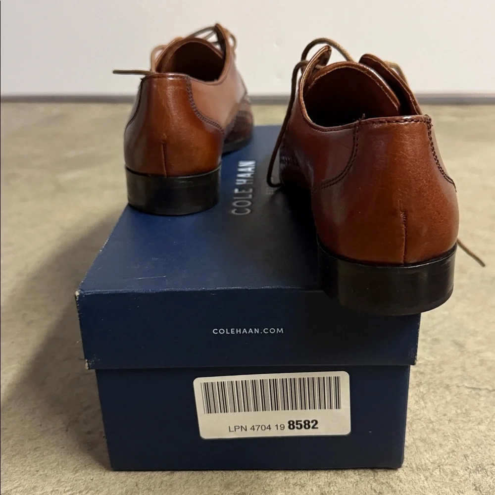 Brand new Cole Haan women's Tan Woven Leather Oxfords - Picture 5 of 10